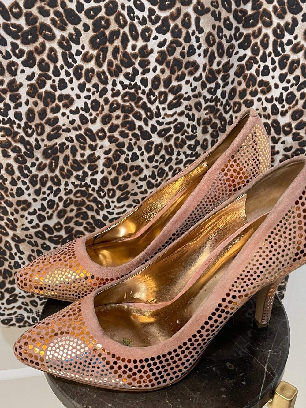 Reba Pumps Rose Gold Metallic Suede Pumps Size 7, Rare!